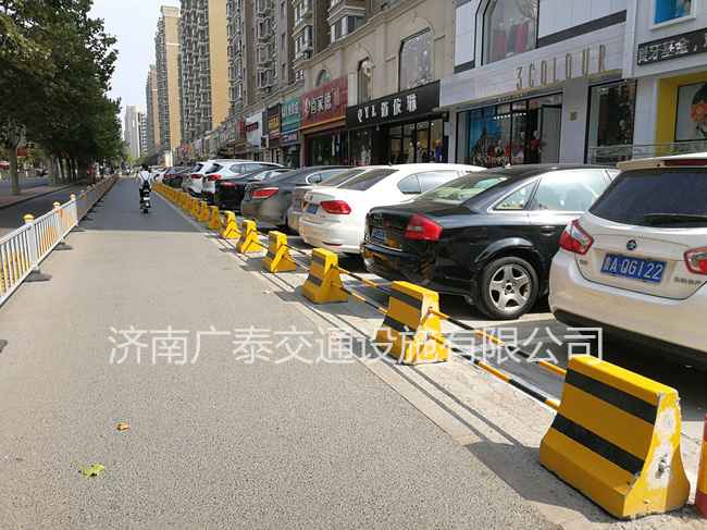 500&times;500小隔离墩
